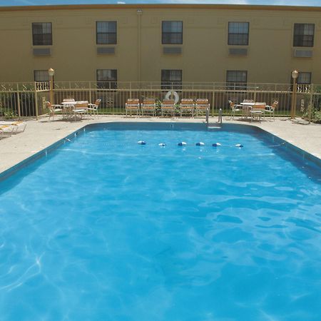 La Quinta Inn By Wyndham Moline Airport Bagian luar foto