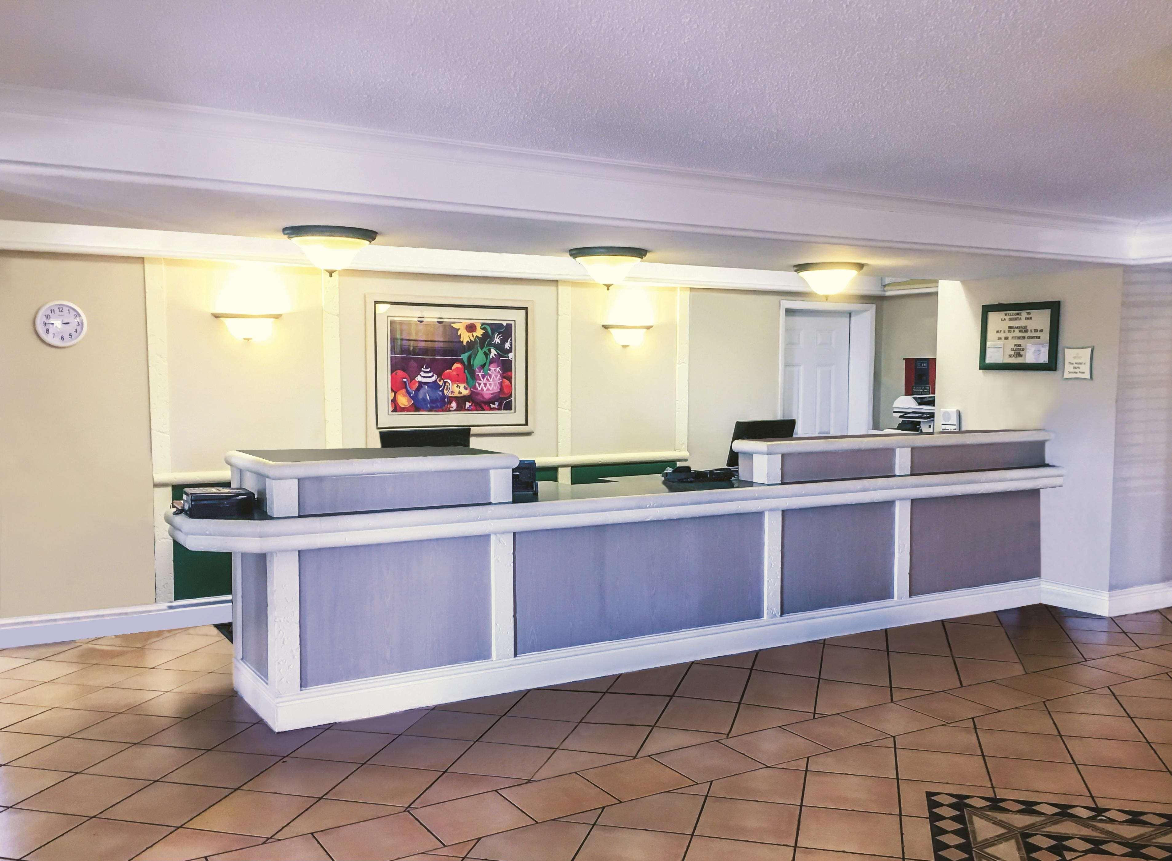 La Quinta Inn By Wyndham Moline Airport Bagian luar foto